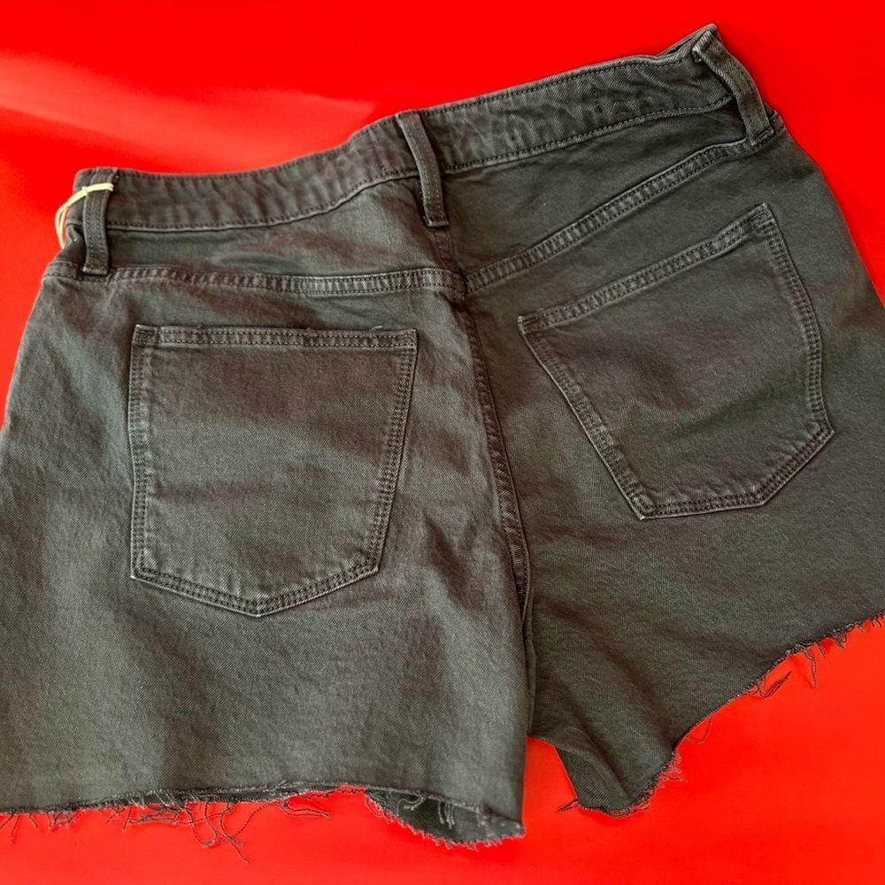Universal Thread Shorts - Picture 3 of 4